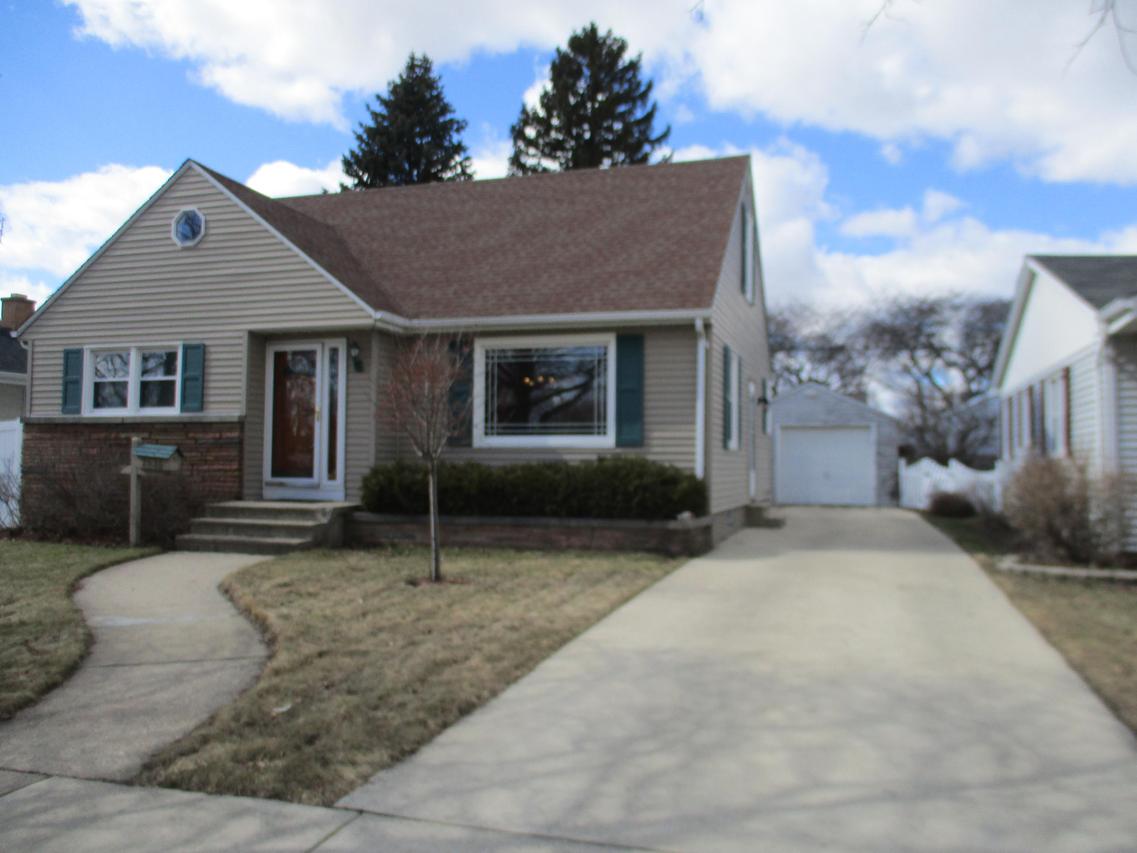 2636 Johnson Rd, Kenosha, WI 53143