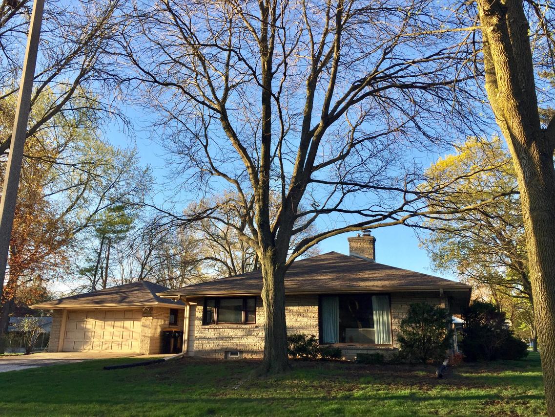 1674 N 118th St., Wauwatosa, WI 53226