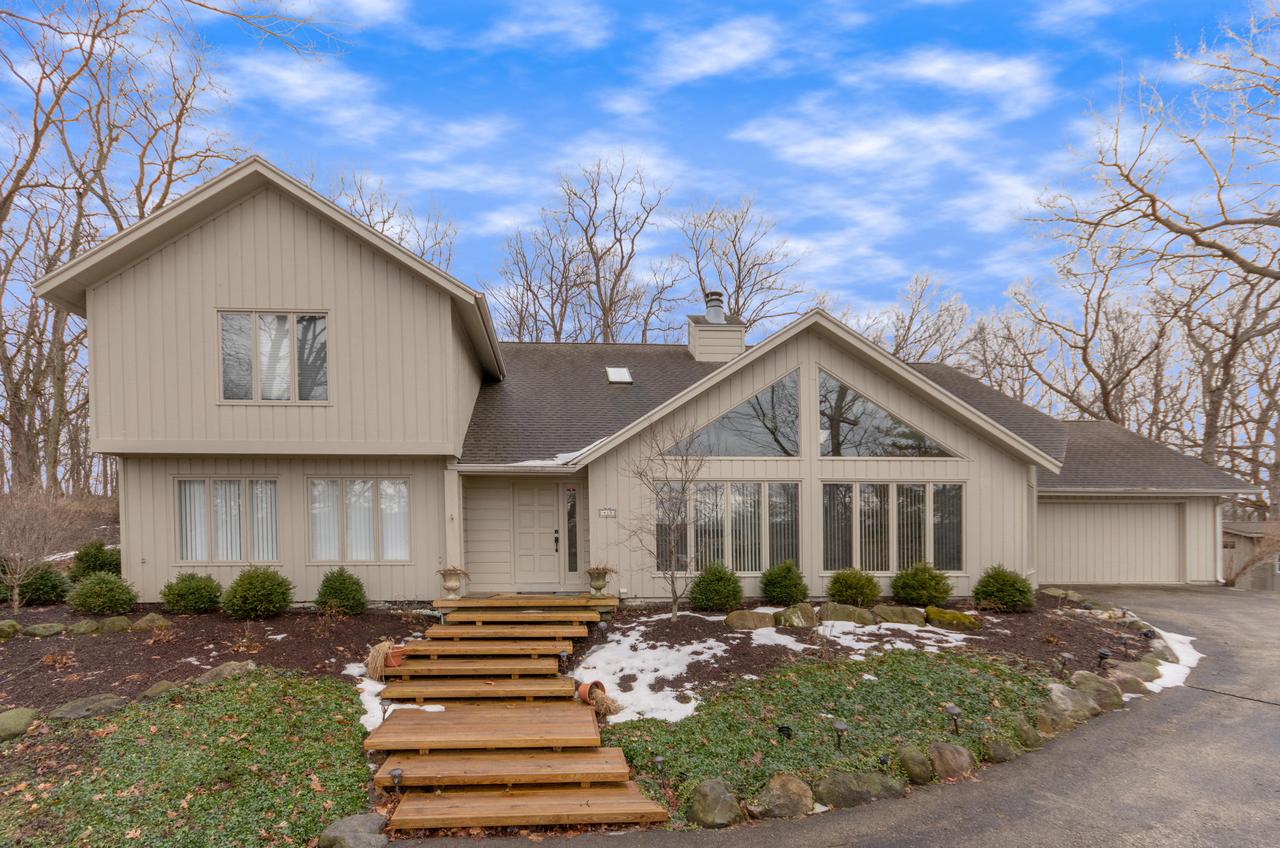 415 Deerpath -, Fontana, WI 53125