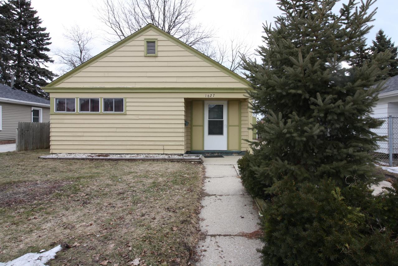 1627 Grove, Racine, WI 53405