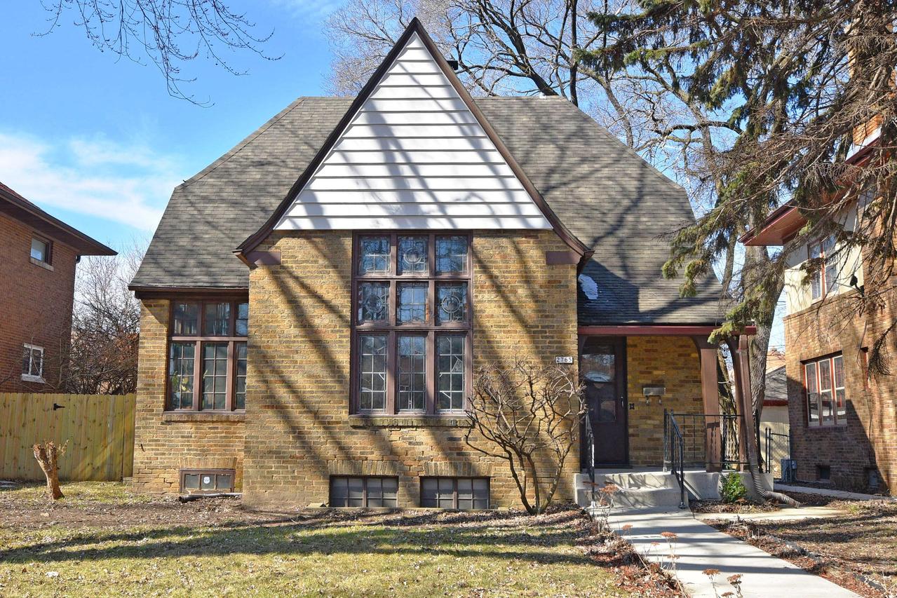 2765 N Grant Blvd, Milwaukee, WI 53210
