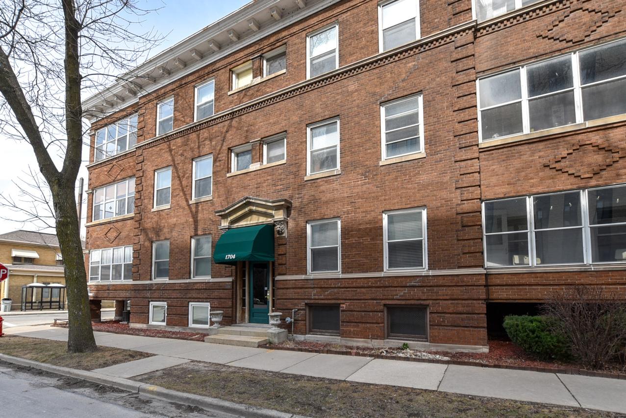 1704 E Kane Pl #B, Milwaukee, WI 53202