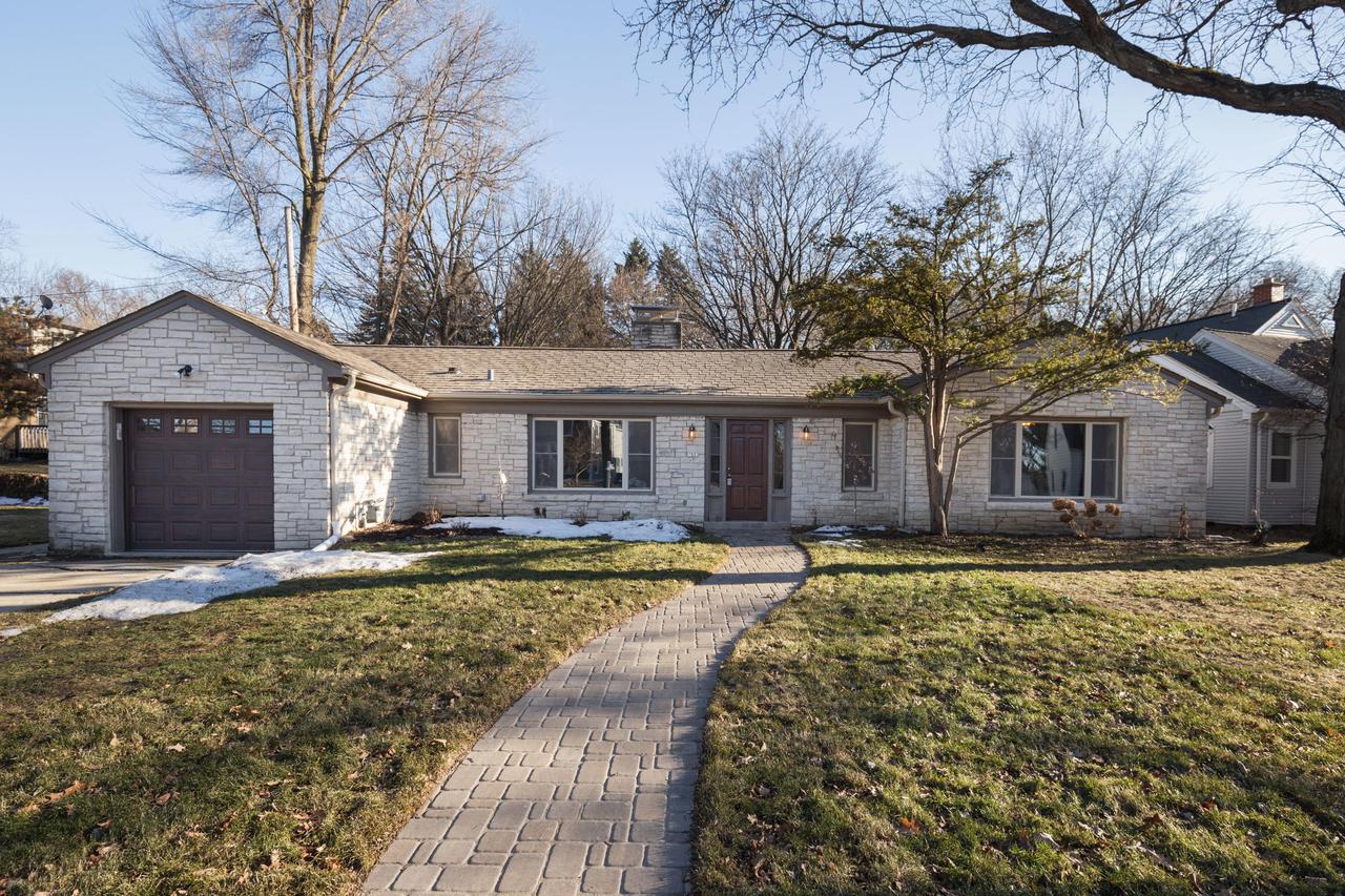 7023 Auburn Ave, Wauwatosa, WI 53213