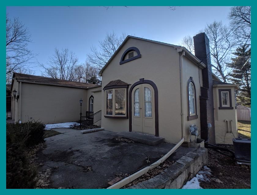 3755 S 104th St, Greenfield, WI 53228