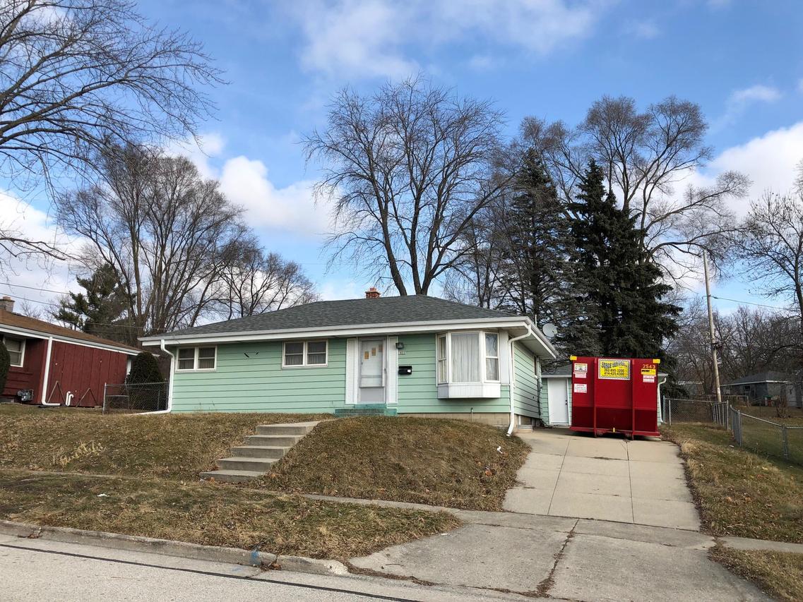 1822 Enterprise St, Waukesha, WI 53189
