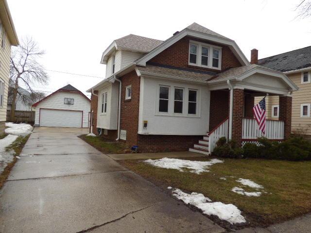 2231 S 82nd St, West Allis, WI 53219