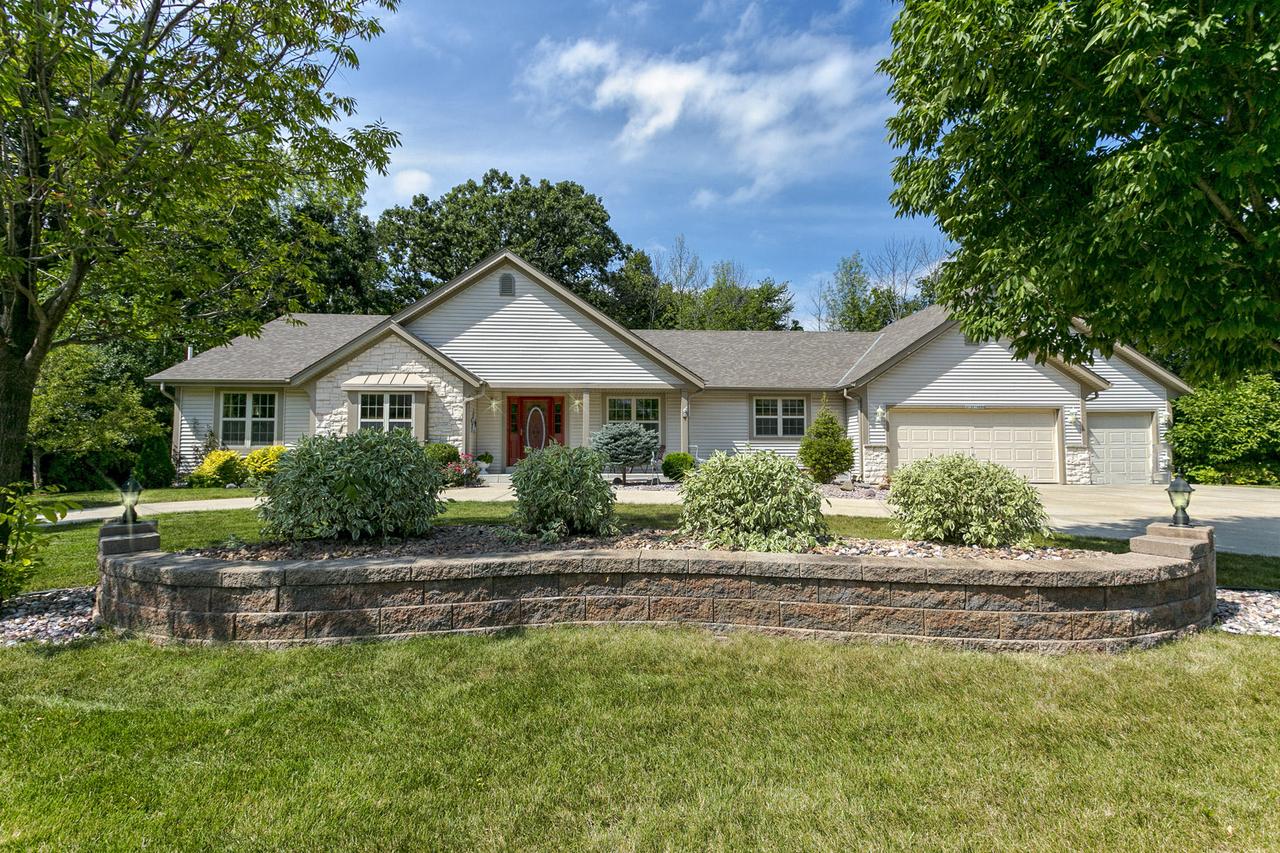 S73W14894 Cherrywood Dr, Muskego, WI 53150