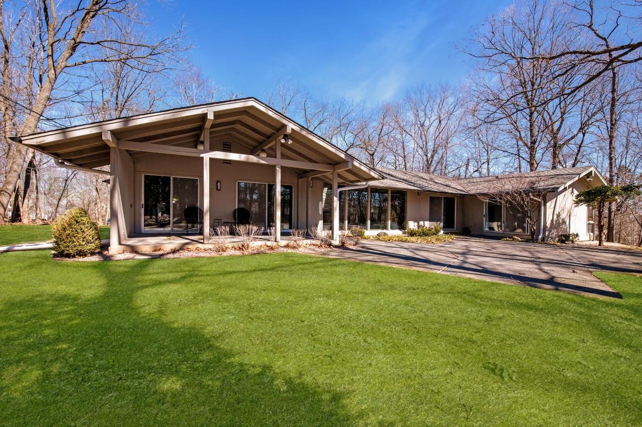 720 Park Ln., Elm Grove, WI 53122