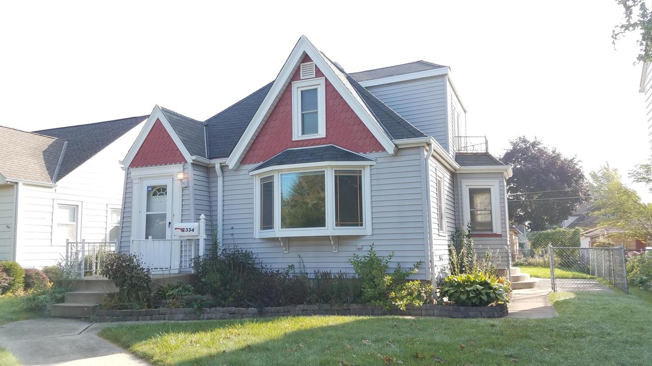 2334 S 58th St, West Allis, WI 53219