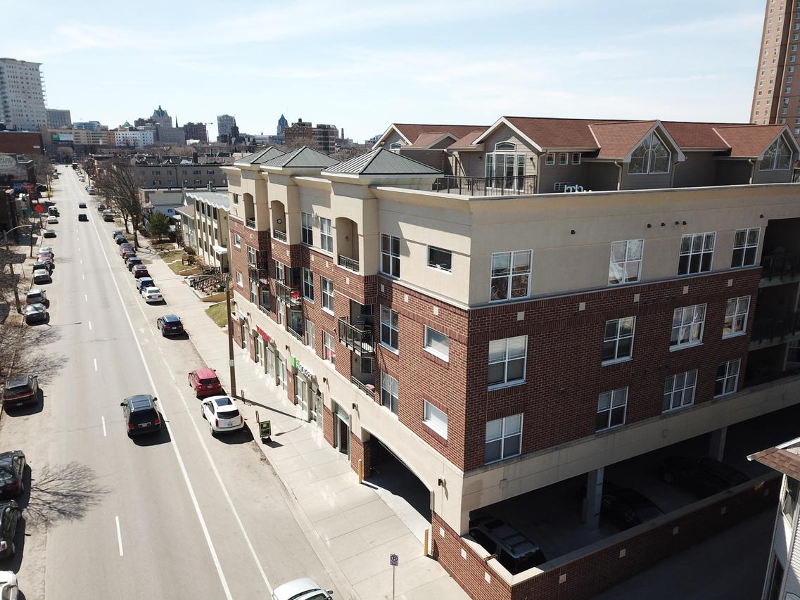 1619 N Farwell Ave #302, Milwaukee, WI 53202