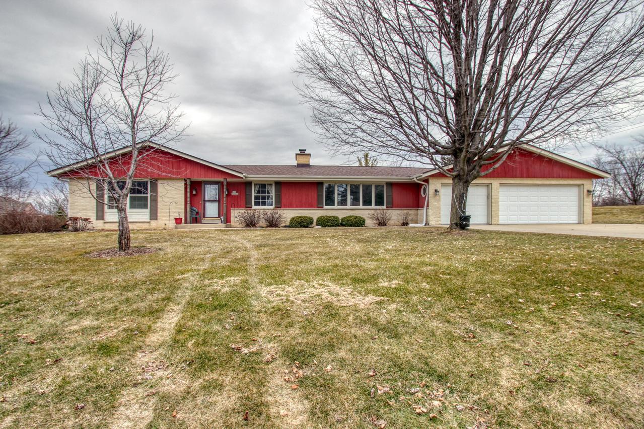N92W25030 Blue Heron Dr, Lisbon, WI 53089