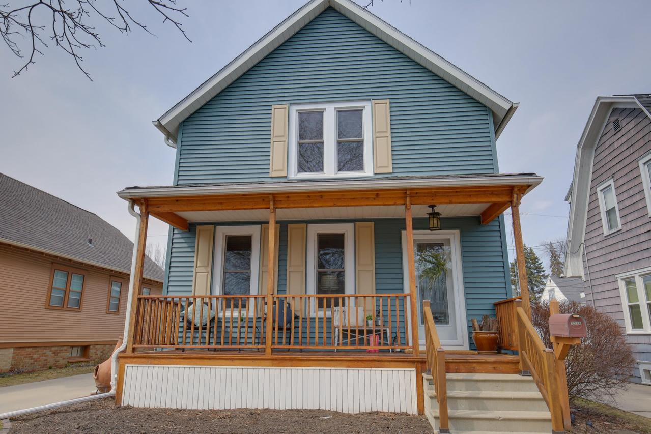 7536 14th Ave, Kenosha, WI 53143