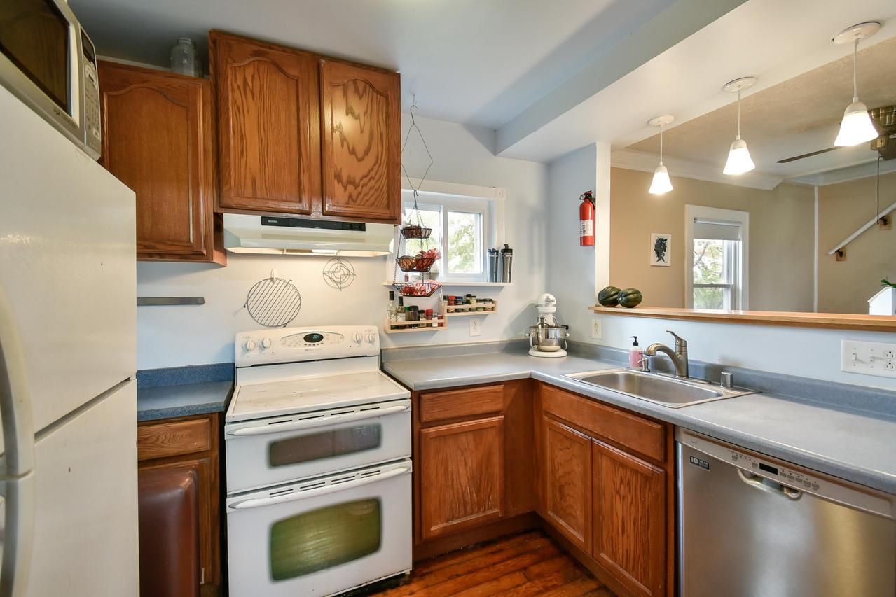 547 N 62nd St, Wauwatosa, WI 53213
