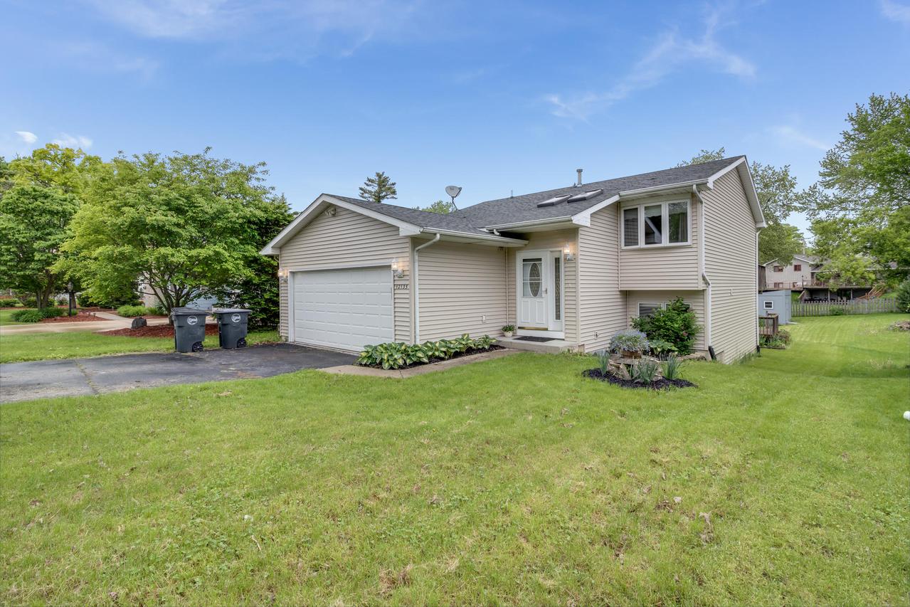 12135 220th Ave, Salem, WI 53104