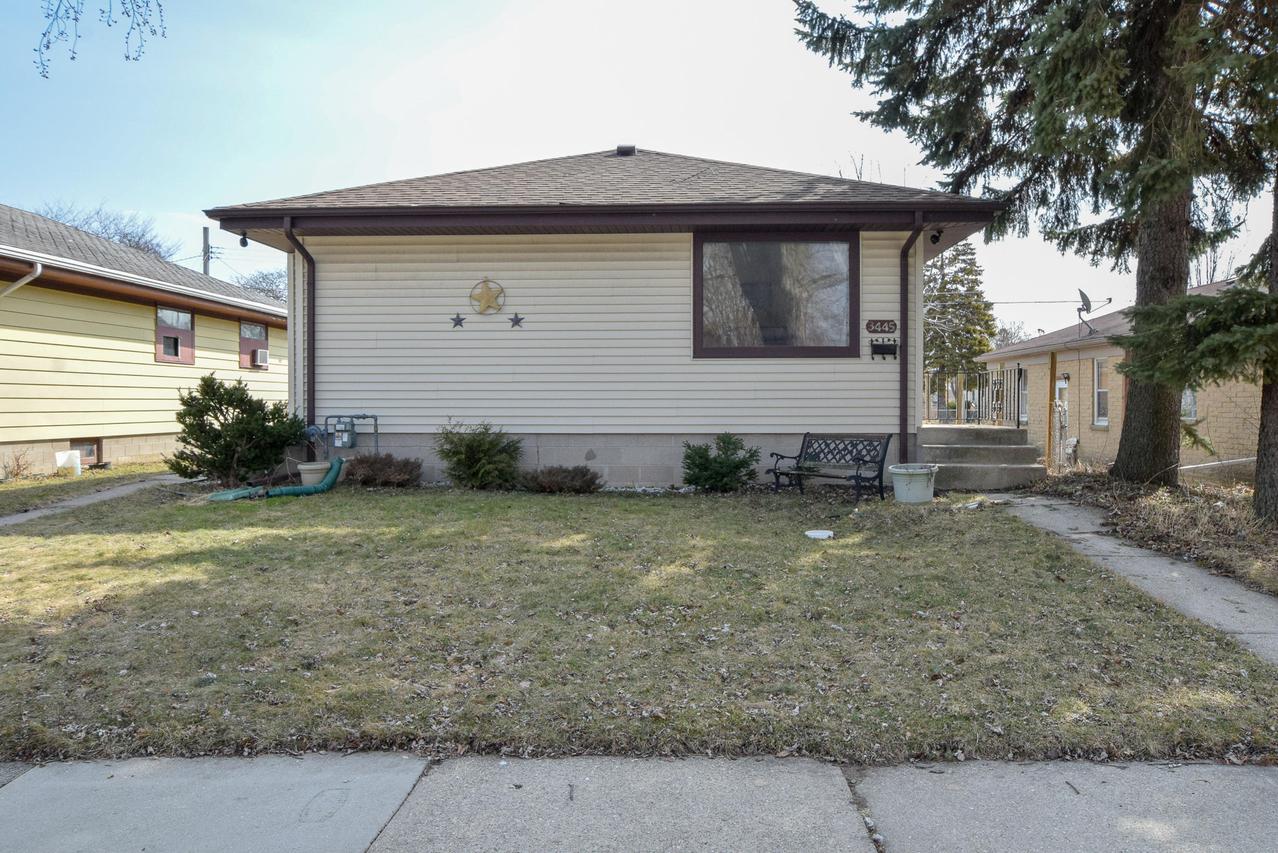 3445 10th Ave, Racine, WI 53402