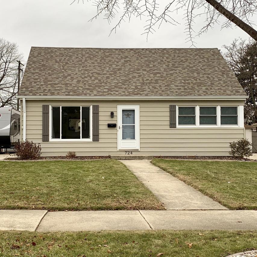 724 Virginia St, Racine, WI 53405