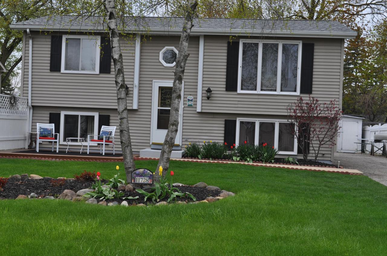 11728 212th Ave, Bristol, WI 53104