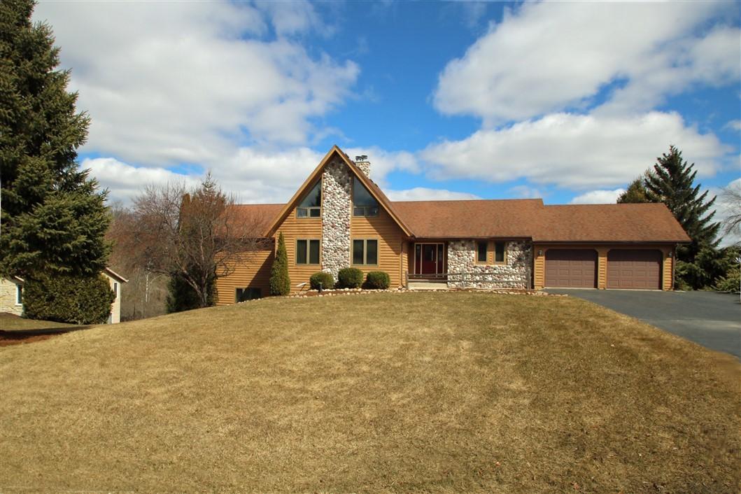 5102 Valley Trl, West Bend, WI 53095