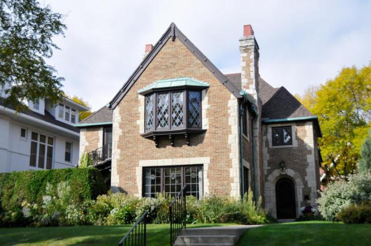 2835 N Lake Dr #2, Milwaukee, WI 53211
