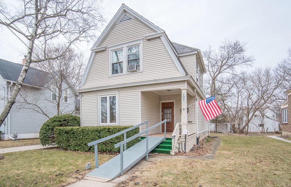 608 Bell St., Waukesha, WI 53186