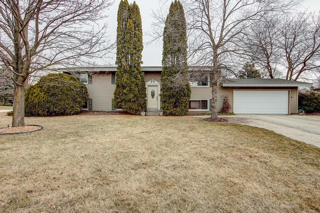 8002 S Steeple View Dr., Franklin, WI 53132