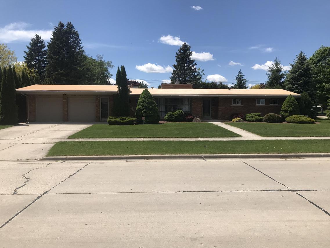 1344 N 9th St, Manitowoc, WI 54220