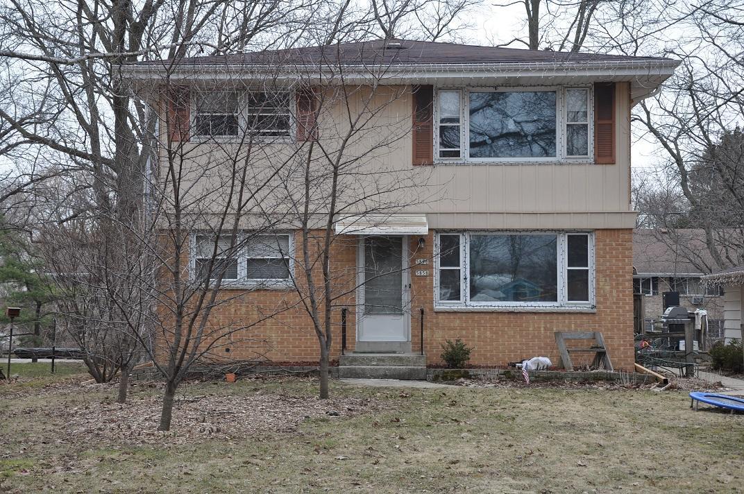 5856 S 112th St, Hales Corners, WI 53130