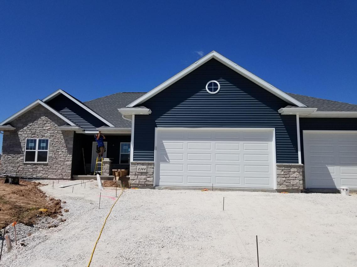 2344 Fox Chase -, Manitowoc, WI 54220