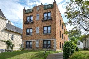 2210 N Booth St, Milwaukee, WI 53212