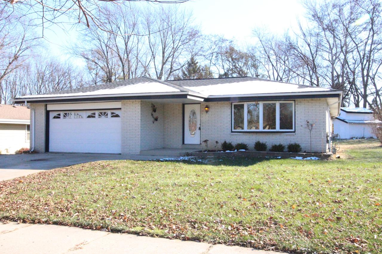 507 E Bonita Dr, Oak Creek, WI 53154