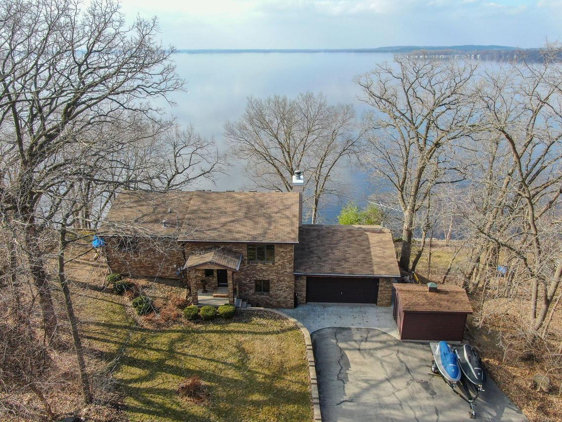 W7630 Koshkonong Mounds Rd, Koshkonong, WI 53538