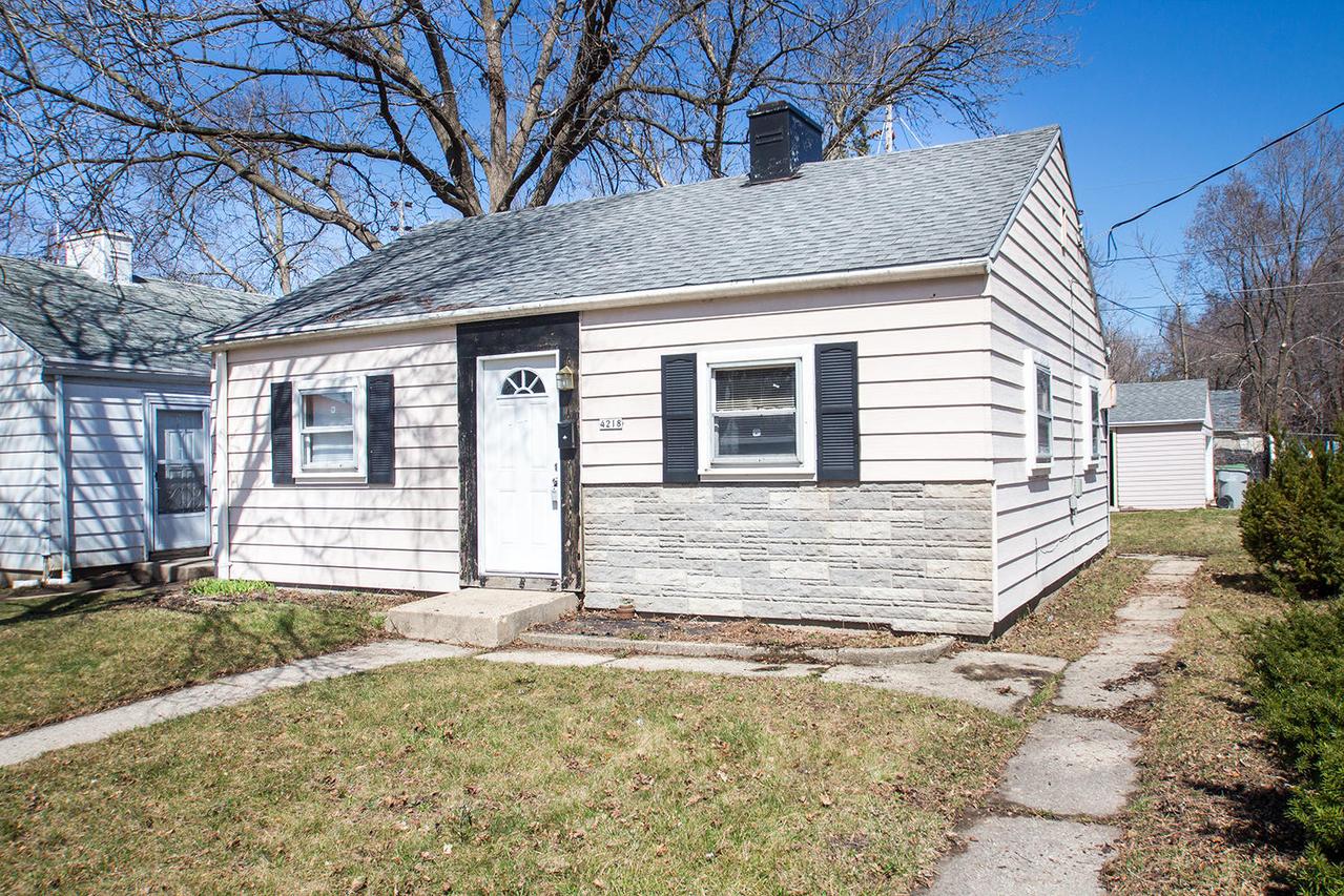 4218 W Newton Pl, Milwaukee, WI 53209
