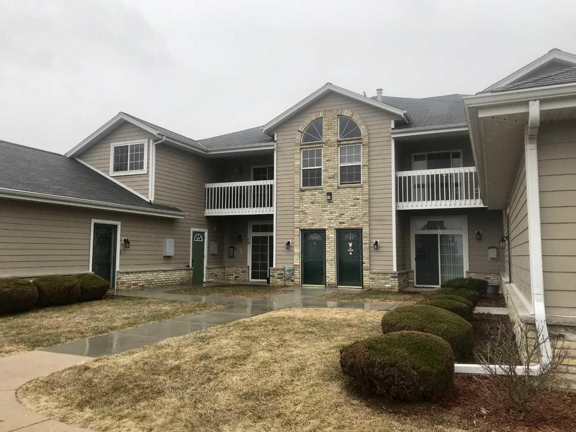 1030 River Place Blvd. #7, Waukesha, WI 53185