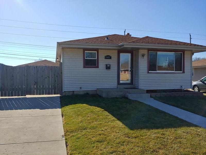 1632 Perry Ave, Racine, WI 53406