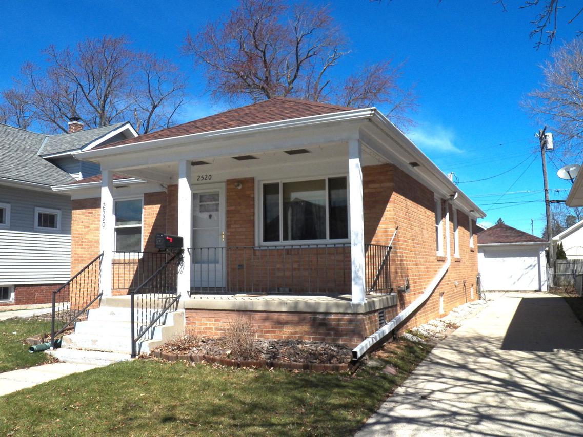 2520 Olive St, Racine, WI 53403