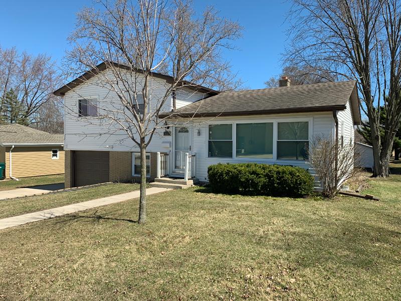 656 Harker, Hartford, WI 53027