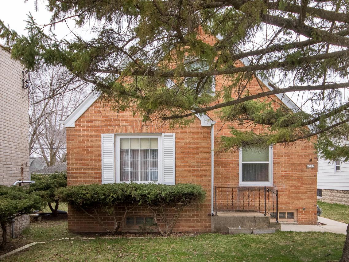 6322 W Lincoln Ave, West Allis, WI 53219