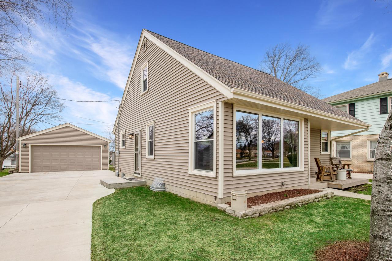 3369 S 65th St, Milwaukee, WI 53219