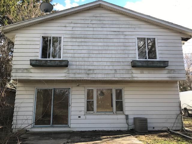 914 W Eula Ct, Glendale, WI 53209