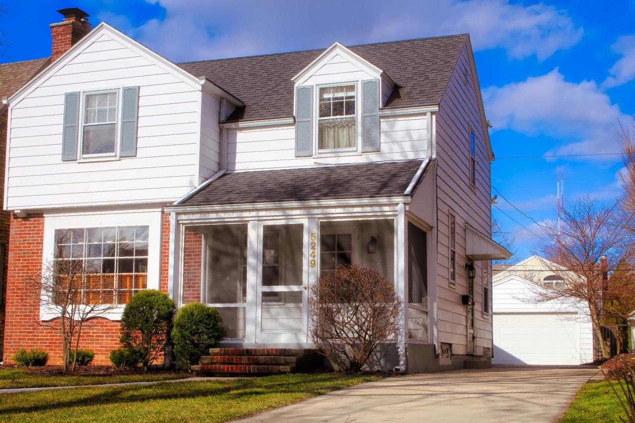 5249 N Shoreland Ave, Whitefish Bay, WI 53217