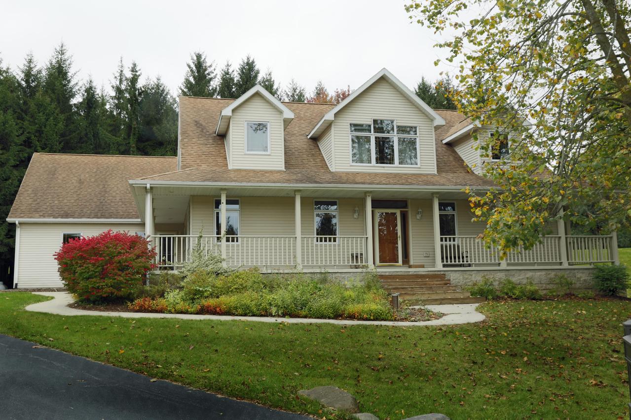 4055 Bavarian Ln, Barton, WI 53090