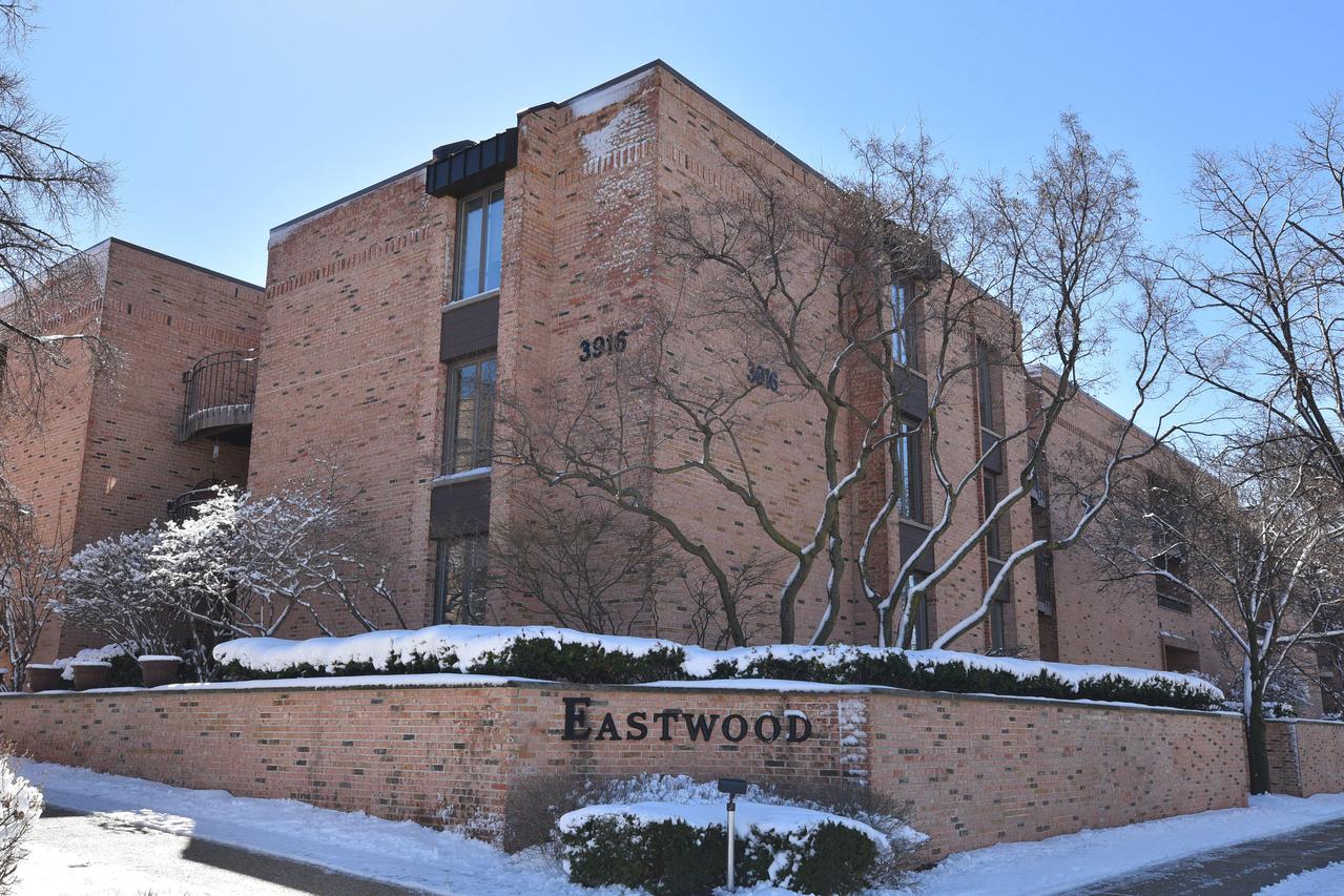 3942 N Oakland Ave #135, Shorewood, WI 53211