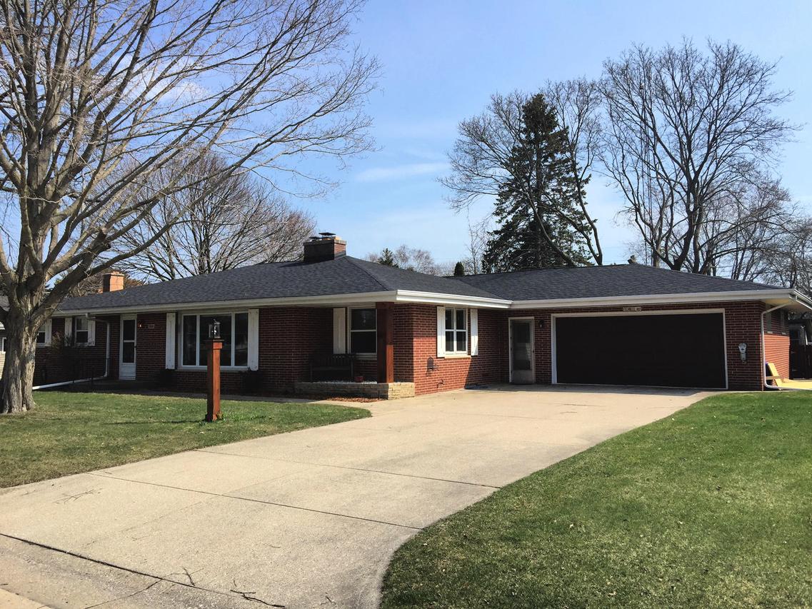 145 Westminster Sq., Racine, WI 53402