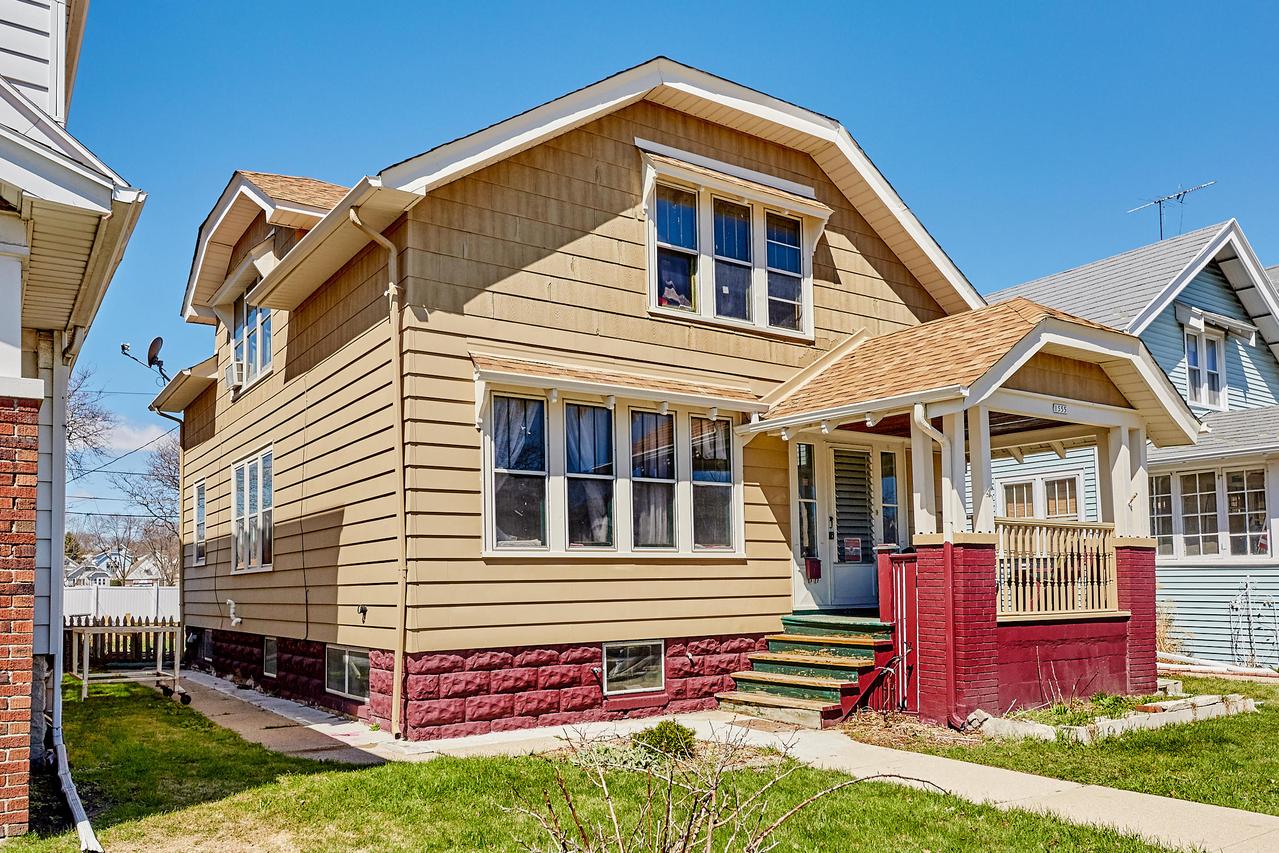 1555 S 60th St, Milwaukee, WI 53214