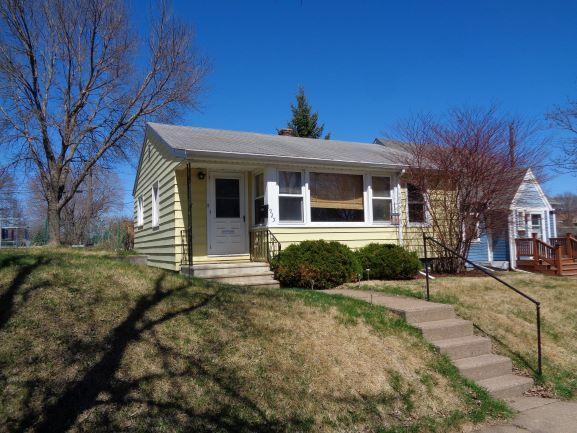 1925 Farnam St, La Crosse, WI 54601