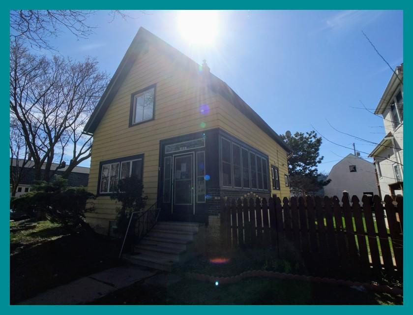 2573 S 29th St, Milwaukee, WI 53215