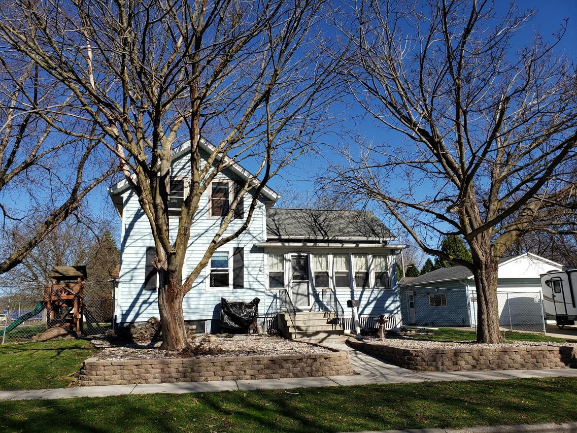 1201 S Ninth St., Watertown, WI 53094