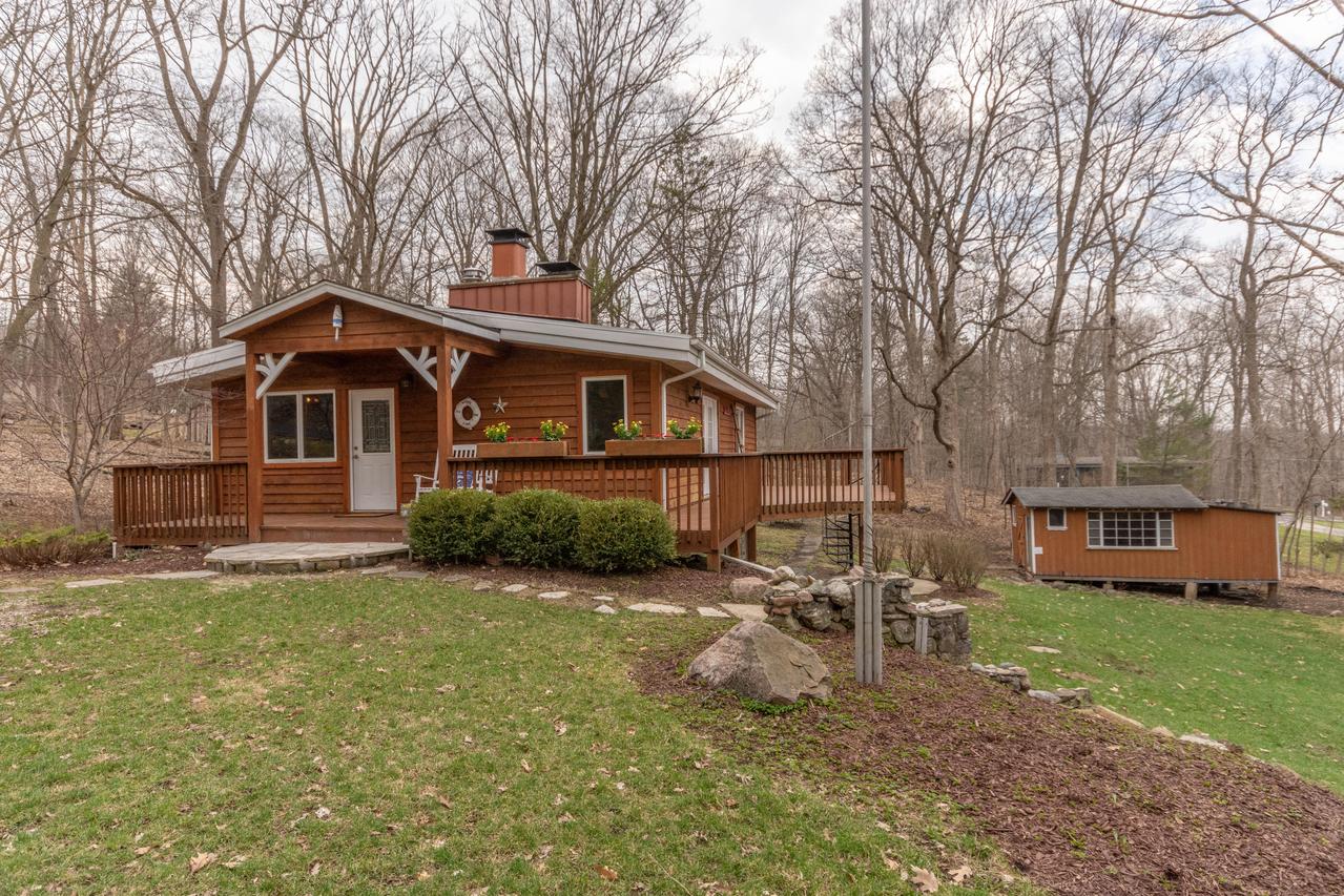 N1381 Maple Hills, Linn, WI 53125