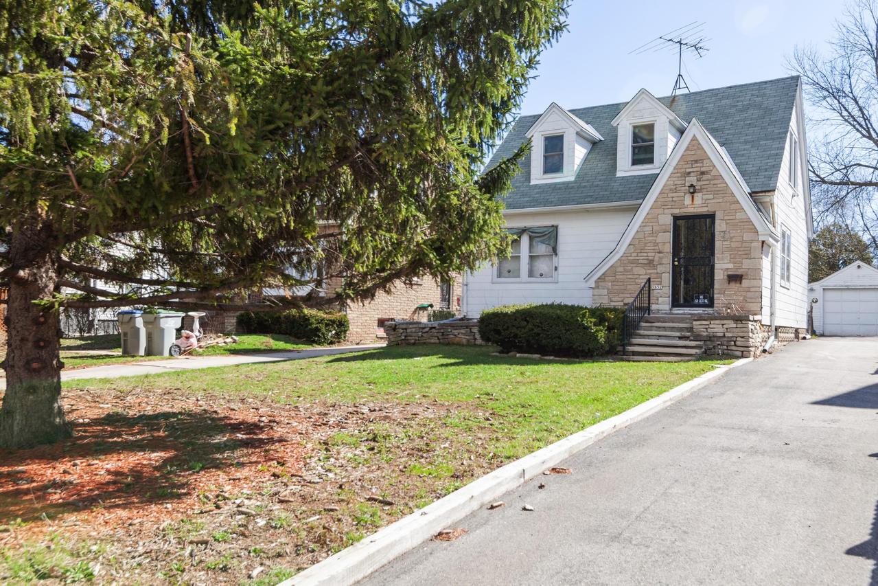 5852 N Sherman Blvd, Milwaukee, WI 53209