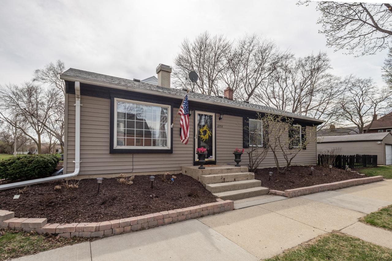 2755 N Emery Ave, Milwaukee, WI 53210